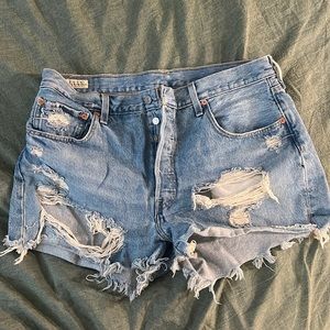 Levi’s 501 shorts size 33